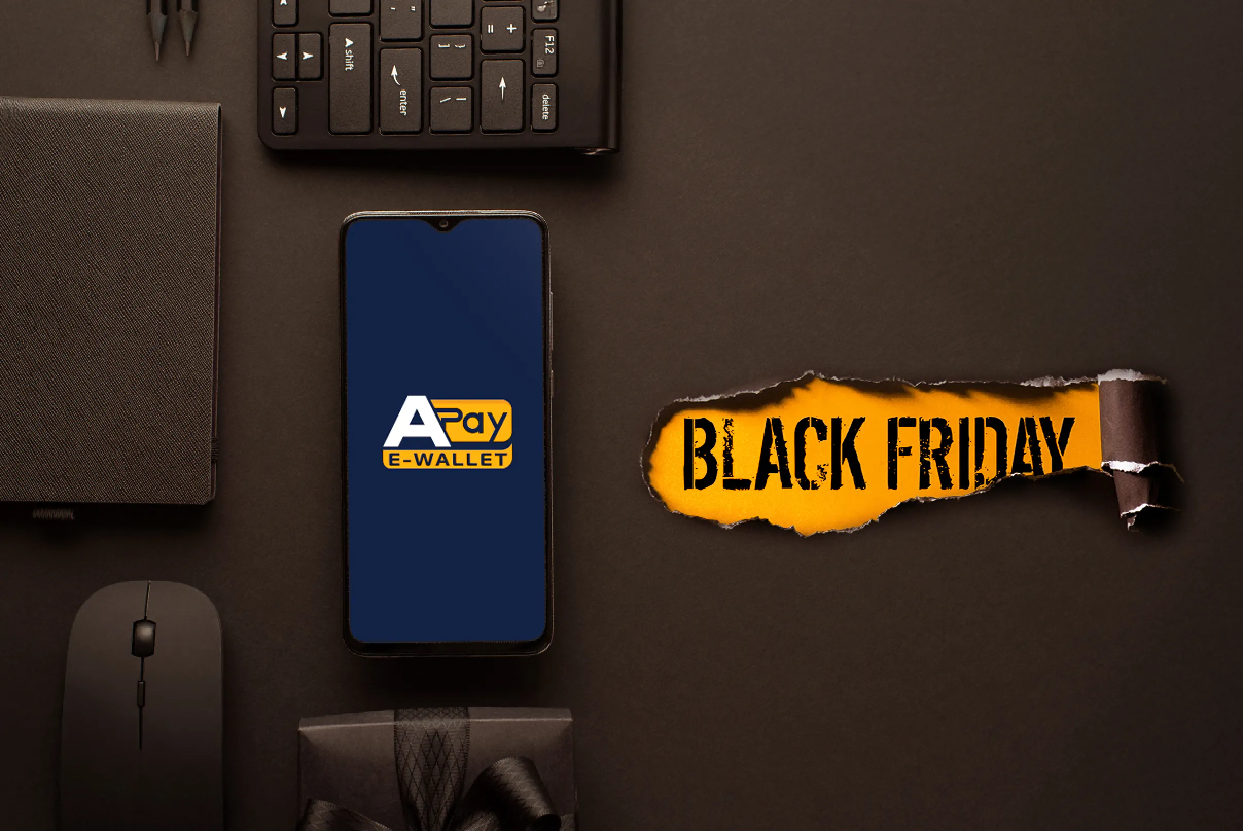 Smartphone con logo APay E-Wallet accanto alla scritta Black Friday su sfondo scuro, simbolo delle offerte digitali del Black Friday.